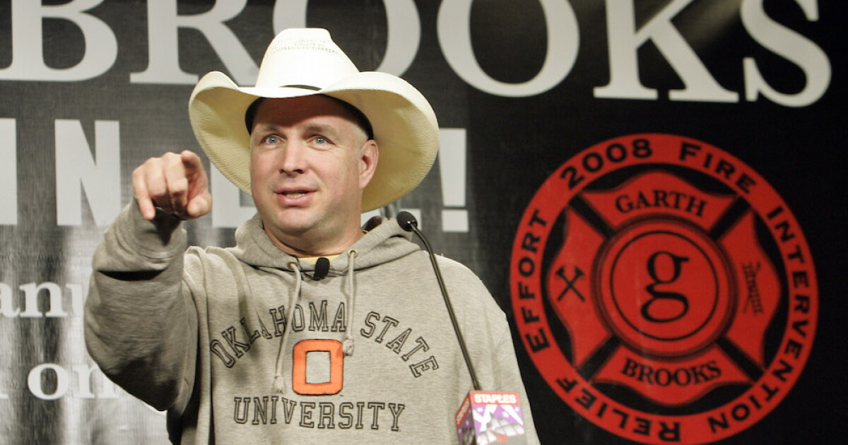 Garth Brooks nominated to Nashville Entertainment Commission - Vimarsana News