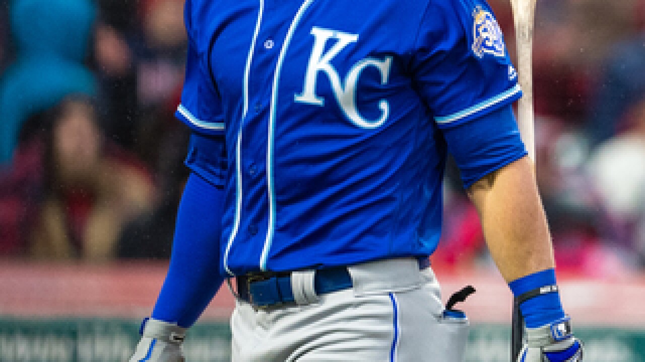 Gordon goes on the DL with an injured groin; Almonte joins the team