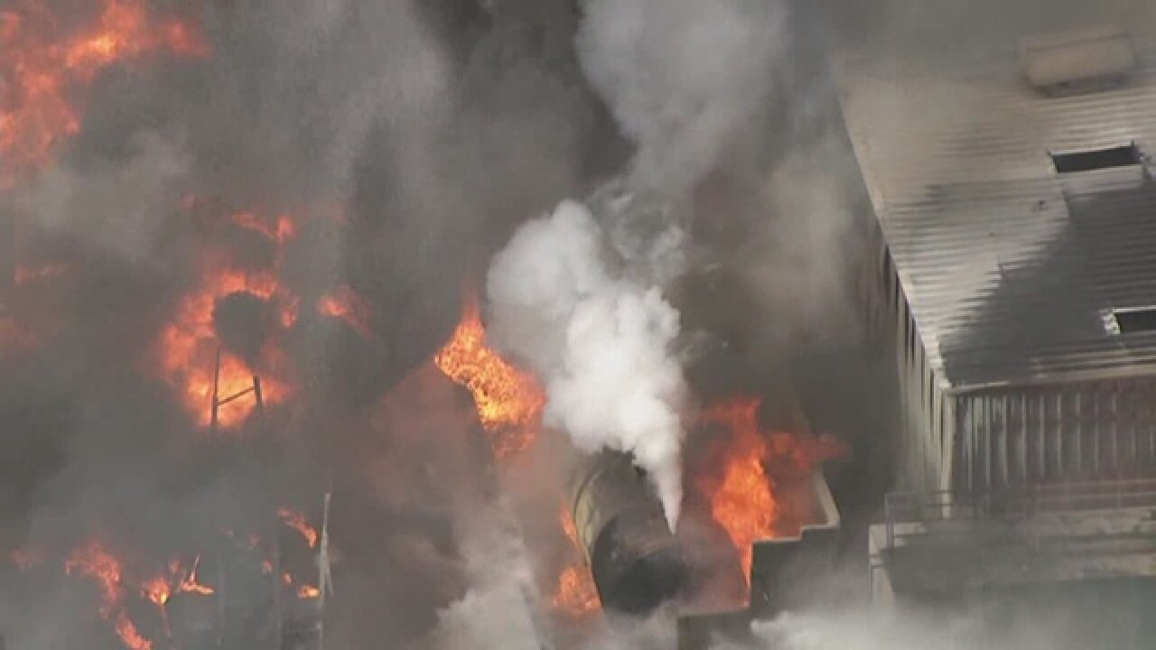 PHOTOS: Large fuel tank fire in Phoenix