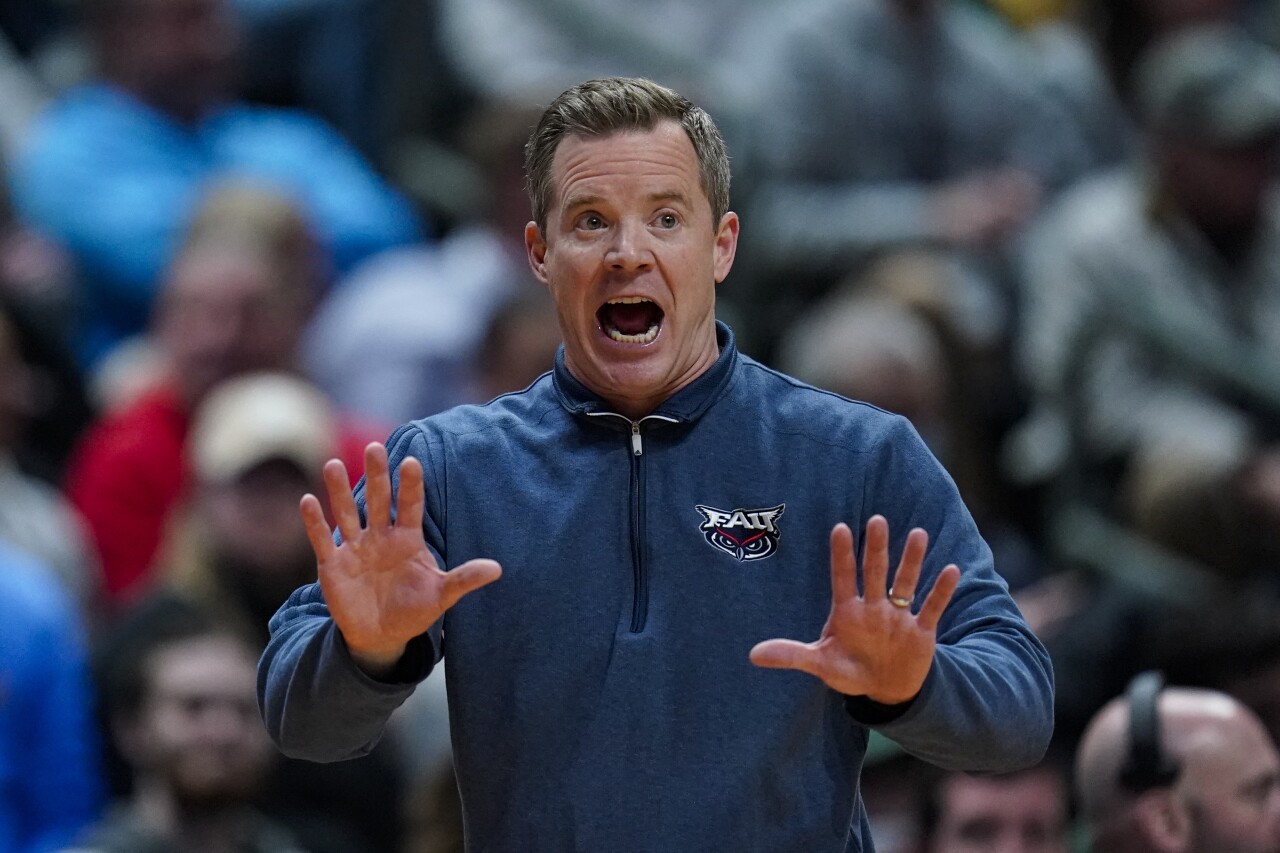 Florida Atlantic Owls head coach Dusty May gestures in first half of second round of NCAA tournament, March 19, 2023