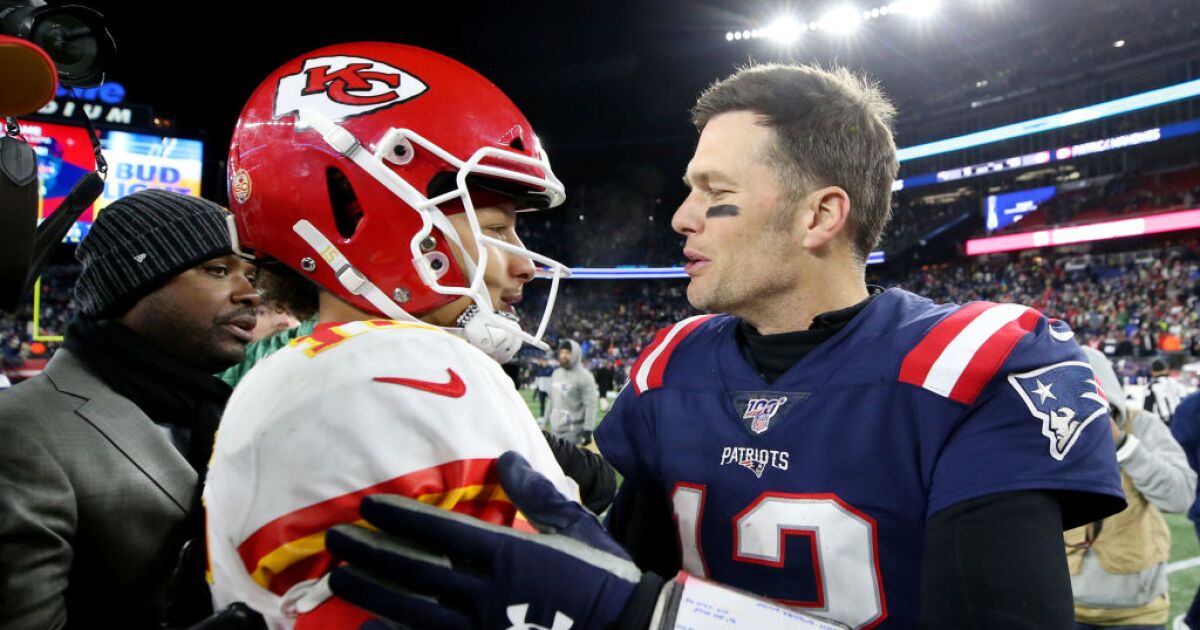 Final Chiefs Hold On To 23 16 Win Over Patriots