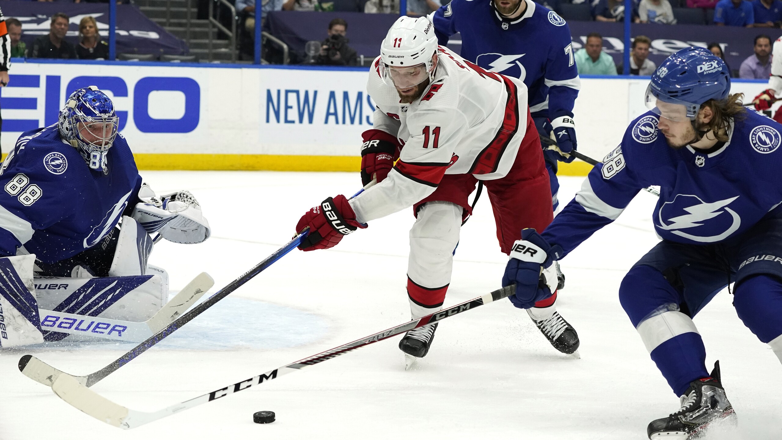 PHOTOS Tampa Bay Lightning vs Carolina Hurricanes, Game 3