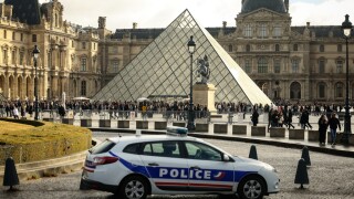 France-Louvre Robbery