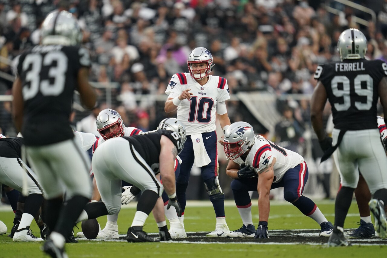 New England Patriots QB Mac Jones calls play during preseason game at Las Vegas Raiders, Aug. 29, 2022