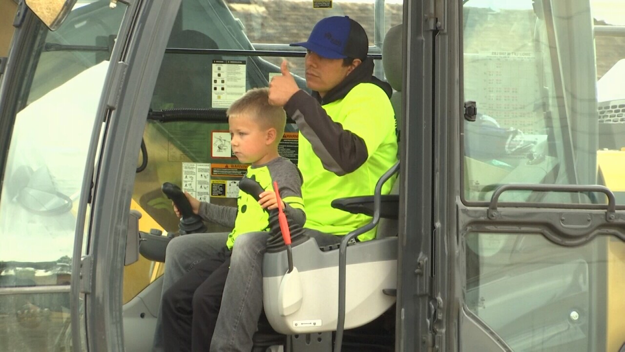 082021 DIG IT DAYS THUMBS UP.jpg