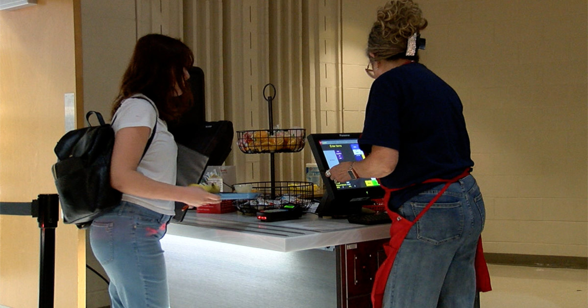 Kokomo school district providing free breakfast and lunch to all students