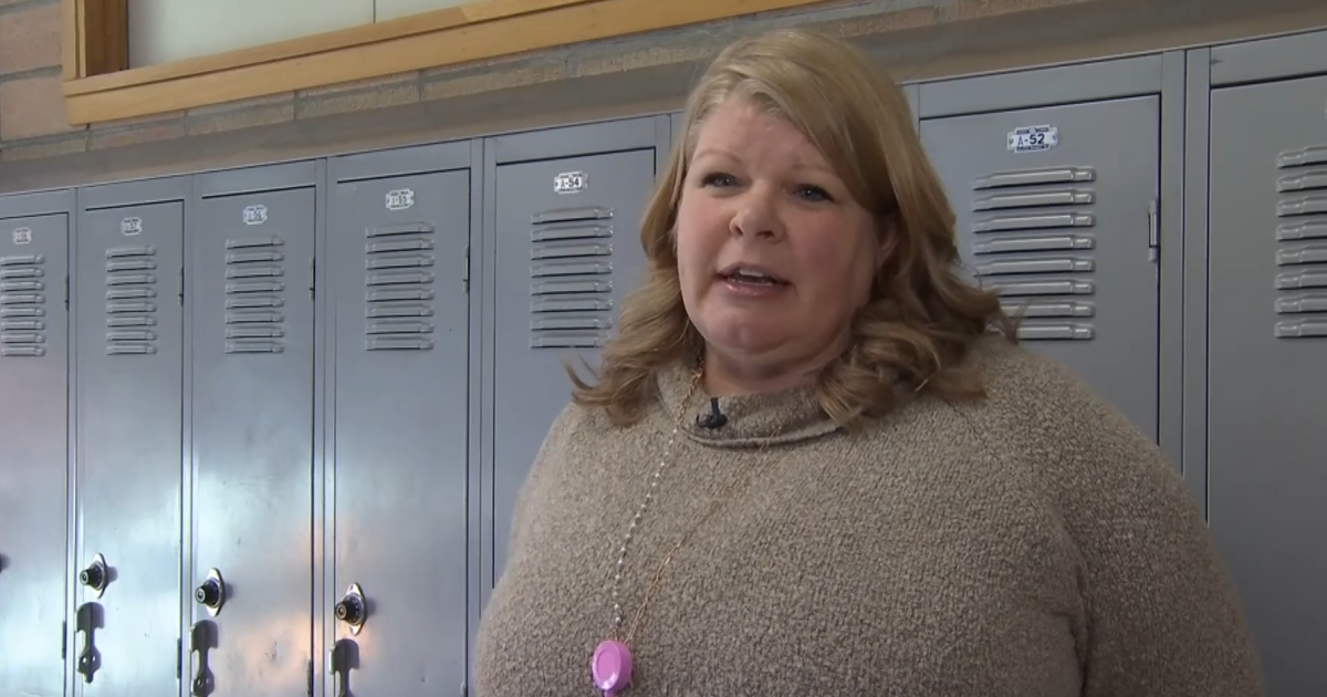 Lewis and Clark Middle School teacher honored with "One Class" award - Vimarsana News