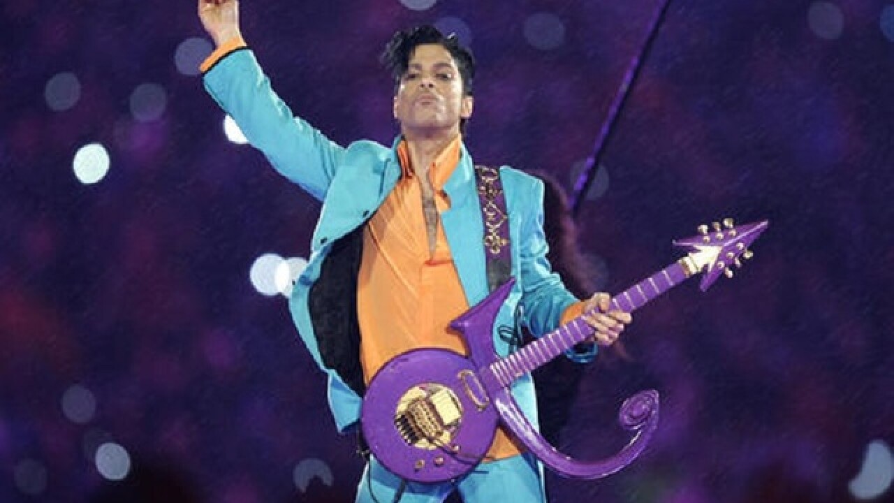 Prince fans mourn singer 1 year after his death