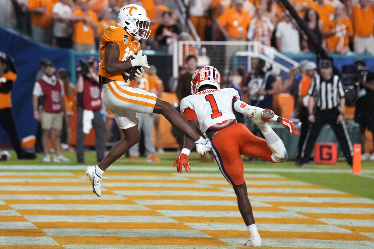 Tennessee Volunteers receiver Squirrel White catches TD pass against Clemson Tigers during third quarter of 2022 Orange Bowl