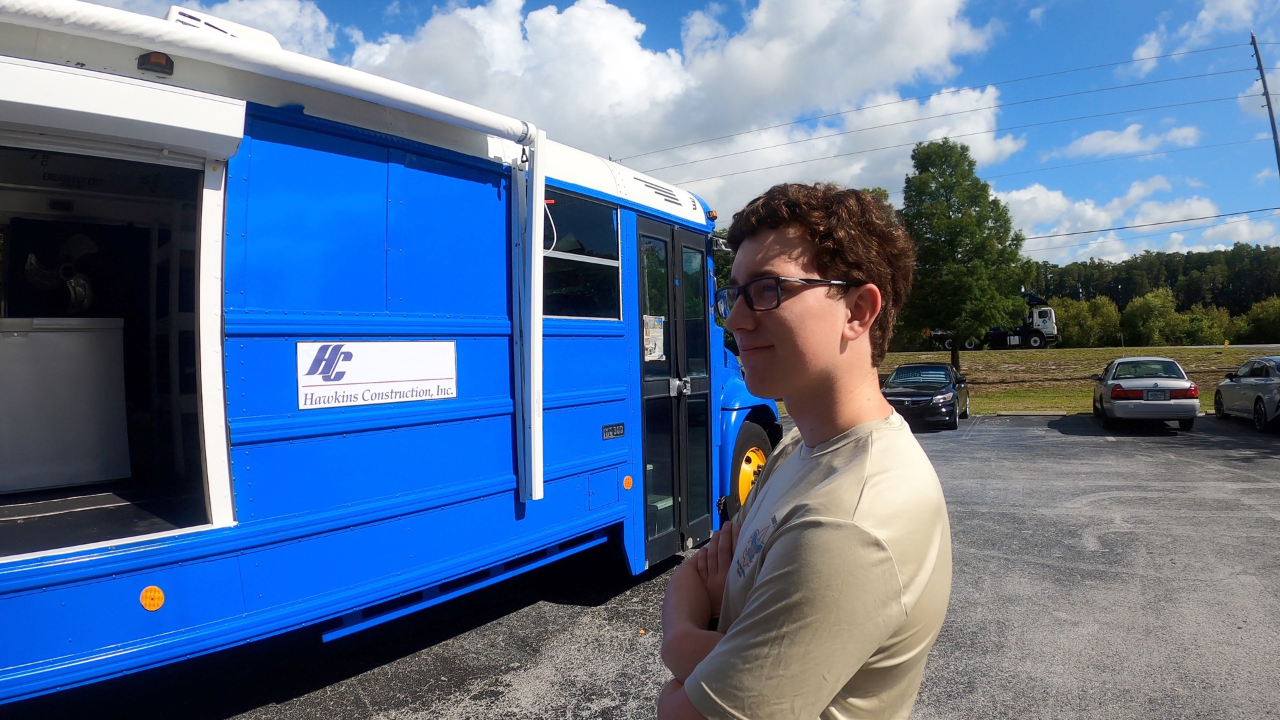 Pasco County teen converts school bus into mobile food pantry WFTS ERIK.png