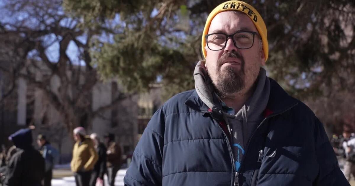 Monday Headlines: Sheltering in Mexico, Tenant rally, Raising support