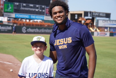 KRIS 6 Hooks Kid Reporter Corbin interviews pitcher Railin Perez