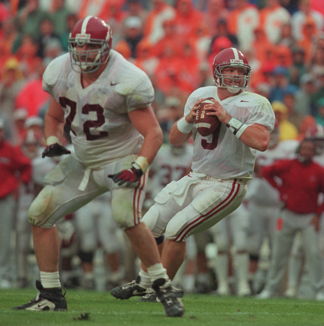 26 Oct 1996: Quarterback Freddie Kitchenes #9 of the Alabama Crimson Tide scans the defense for an open receiver as he drops back to pass during a play in the Crimson Tide's 20-13 loss to the Tennessee Volunteers at Nyland Stadium in Knoxville, Tennessee