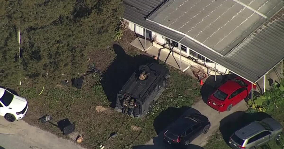 Shootout and standoff ends with 1 dead in Pasco County