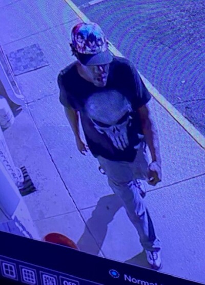 Suffolk police looking for suspect in commercial armed robbery on Holland Rd