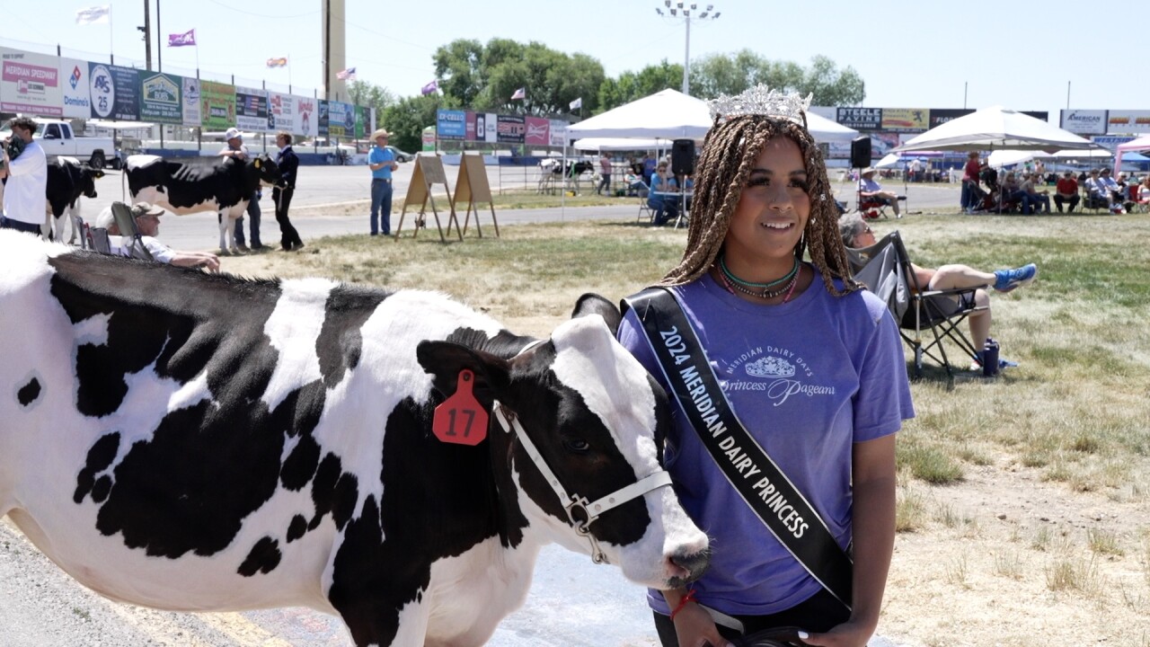 COURTNEY SIMON MERIDIAN DAIRY DAYS PRINCESS.jpg