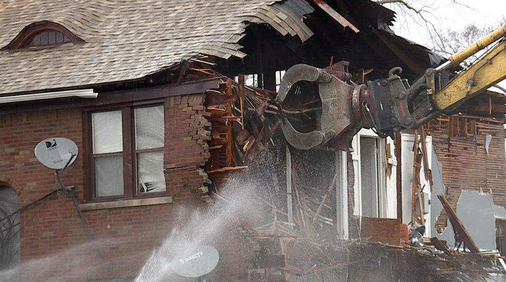 Demolition of the apartment building