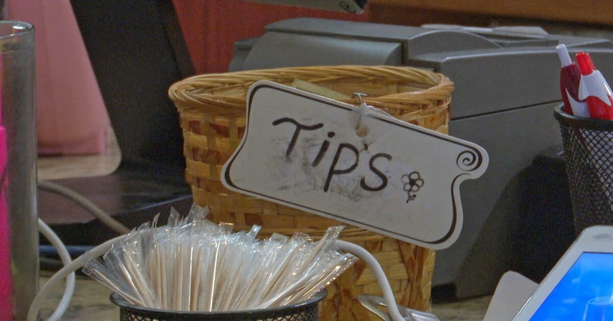 Montanans earning tips will soon be required to report them on state taxes - Vimarsana News