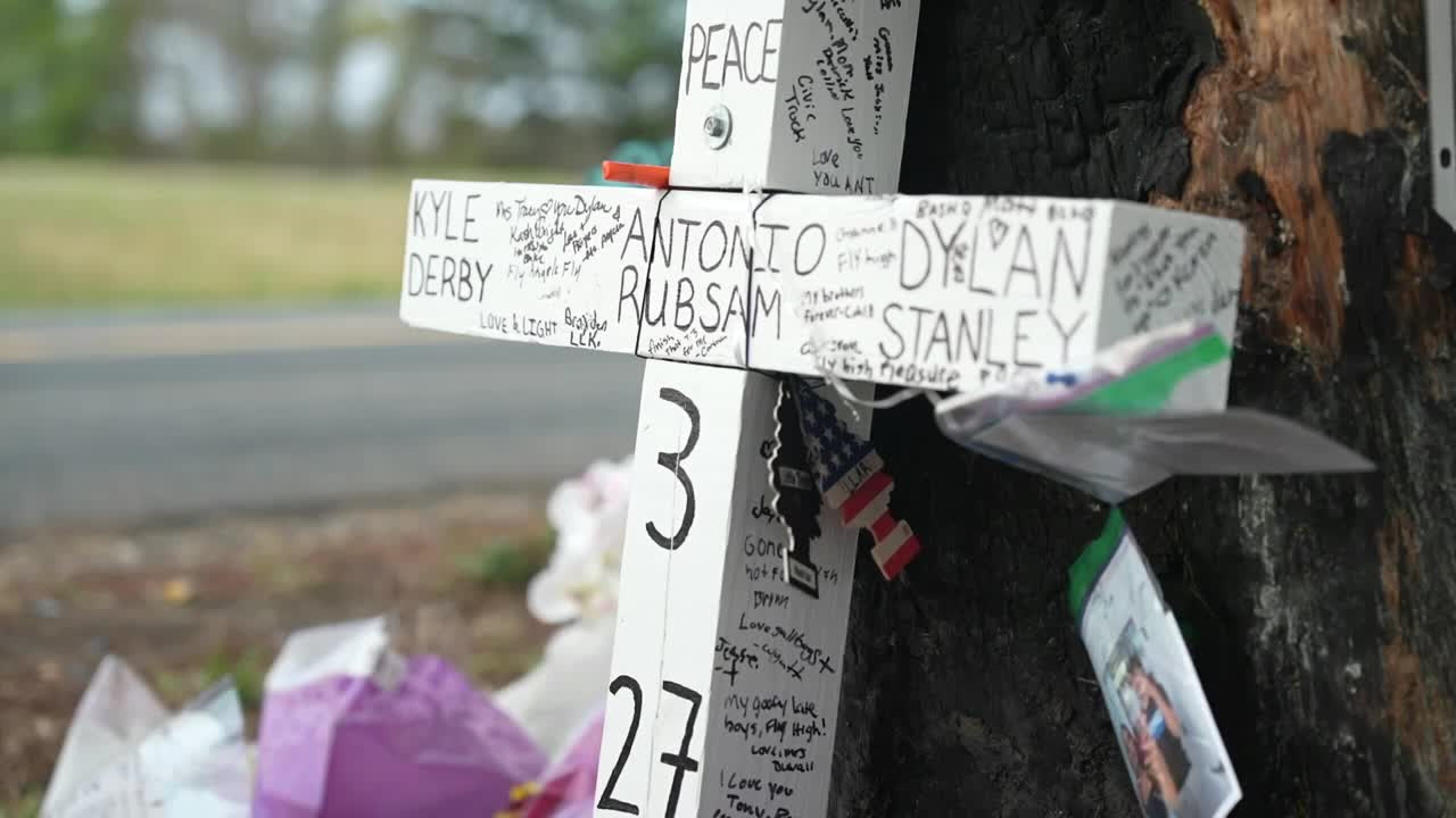 Memorial grows where three high school seniors were killed in Virginia ...