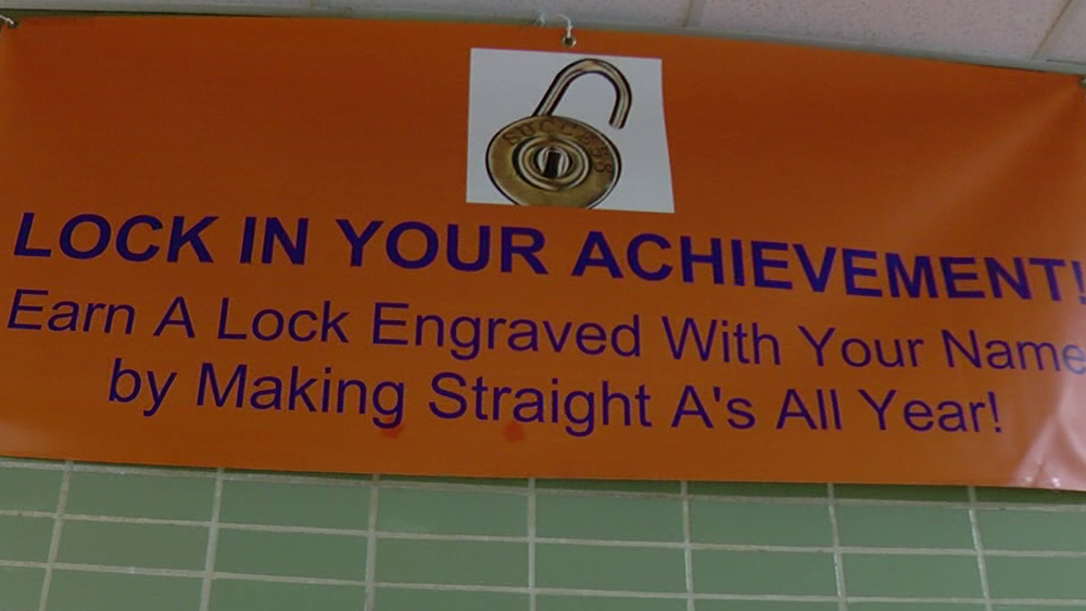 wall-lock2.png