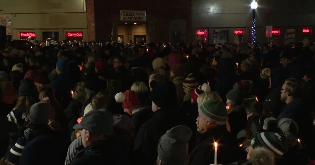 Massive candlelight vigil underway in Oxford