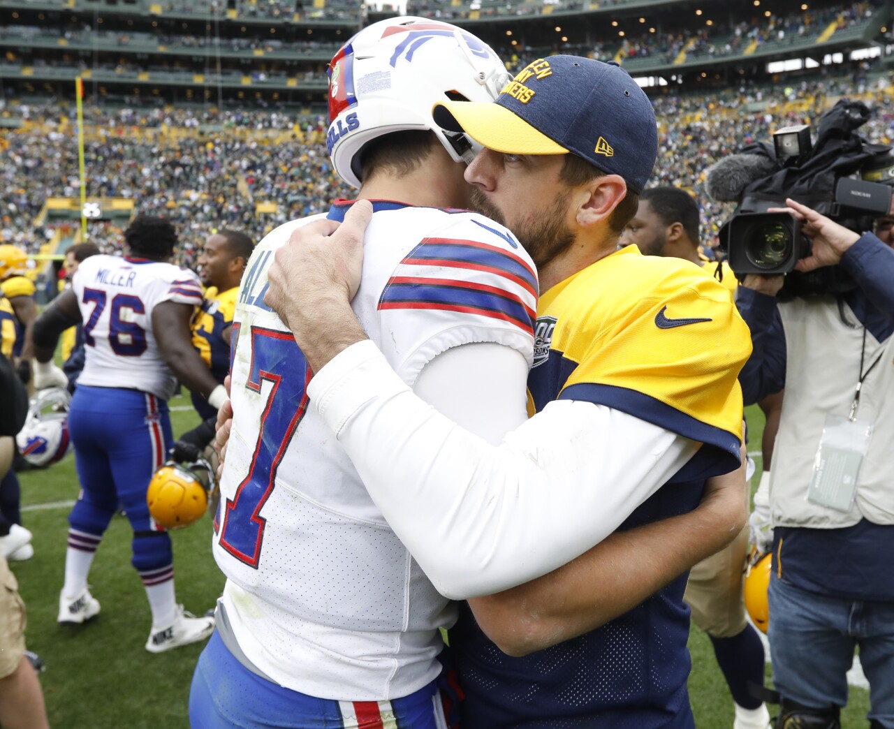 Green Bay Packers QB Aaron Rodgers and Buffalo Bills QB Josh Allen hug after game, Sept. 30, 2018