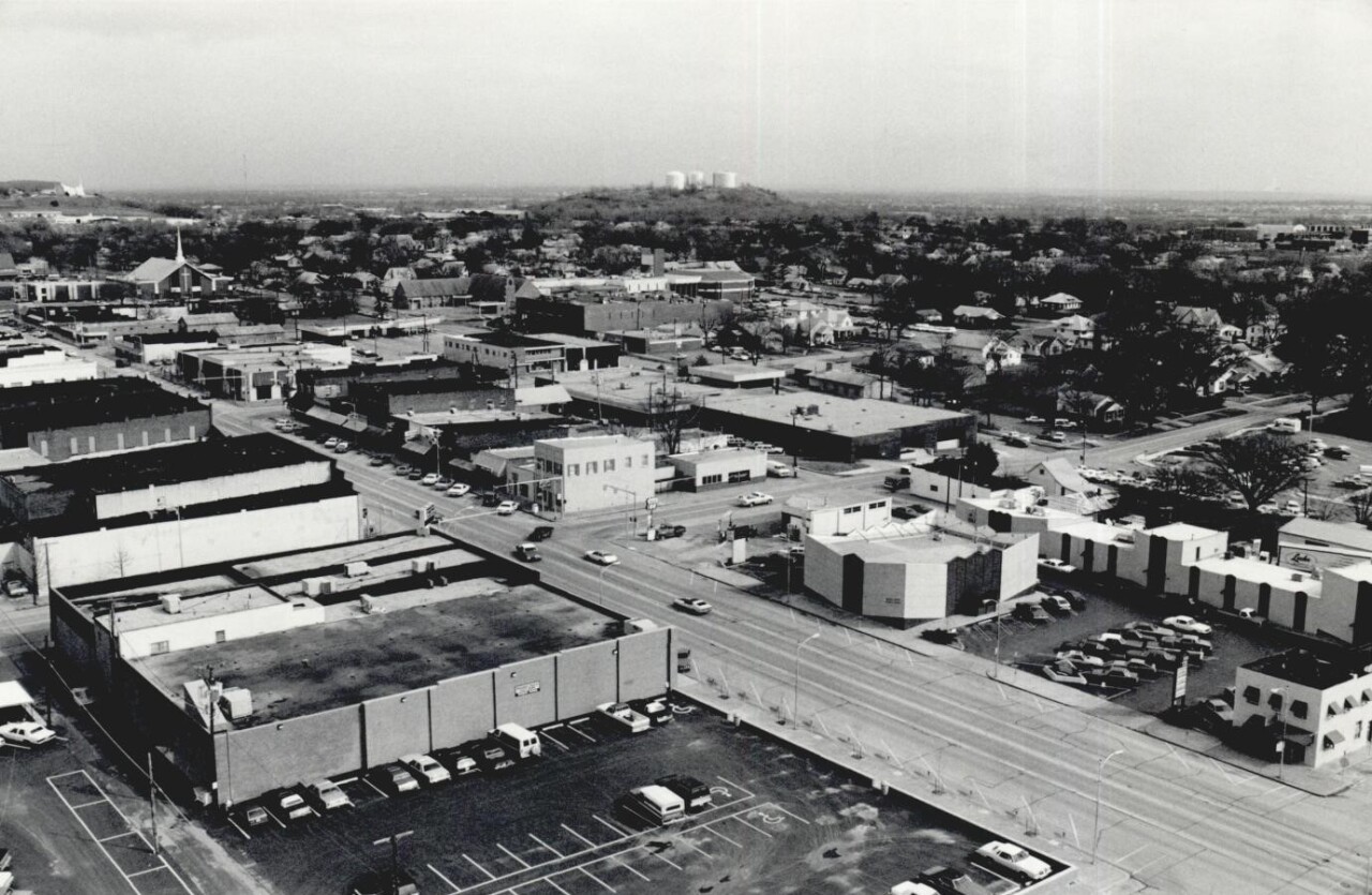 Broken Arrow's central business district, 1985.jpg