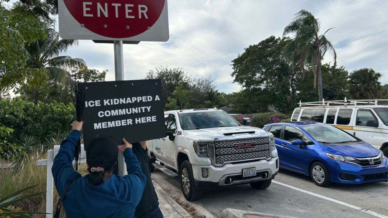 ICE signs in Lake worth Beach 