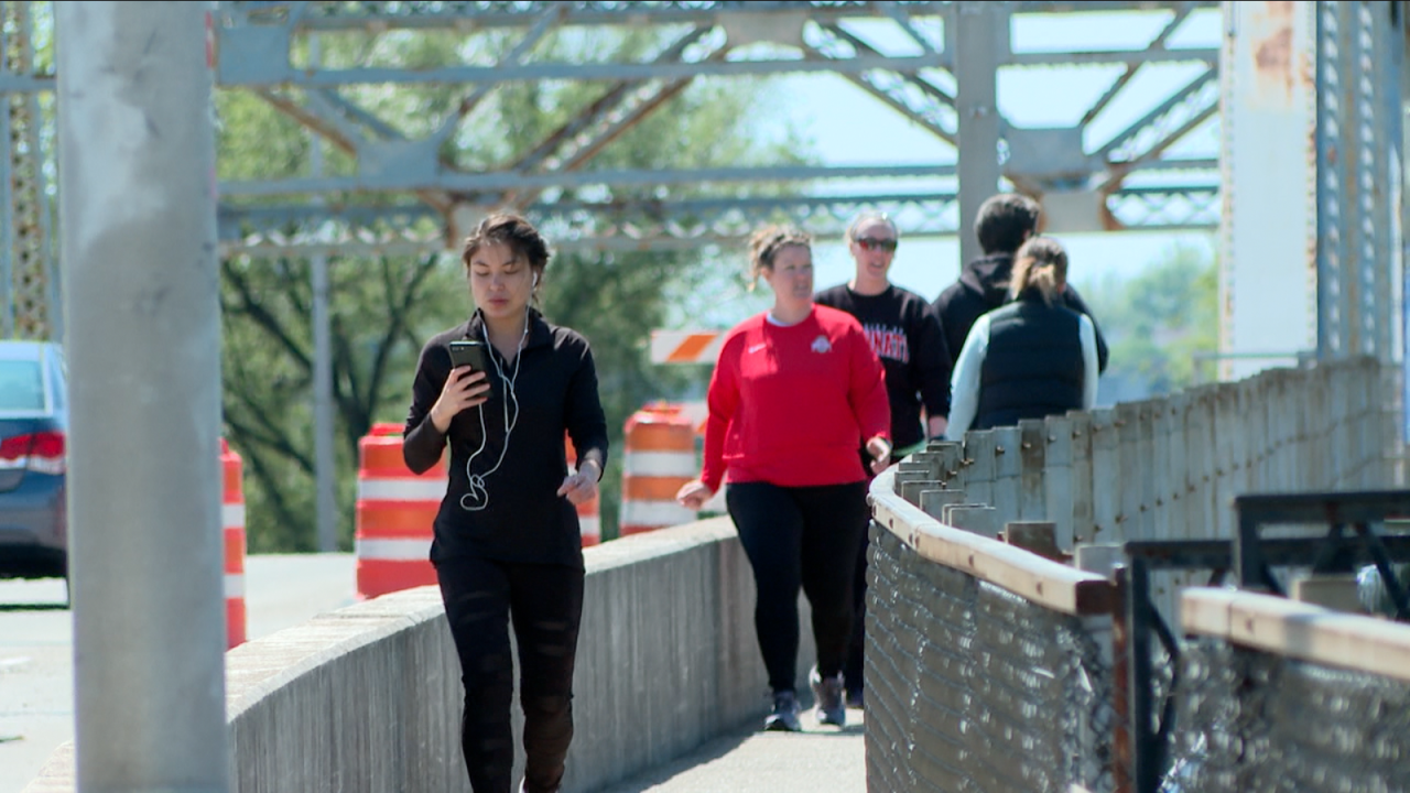 pedestrians_fourth_street_bridge.jpg