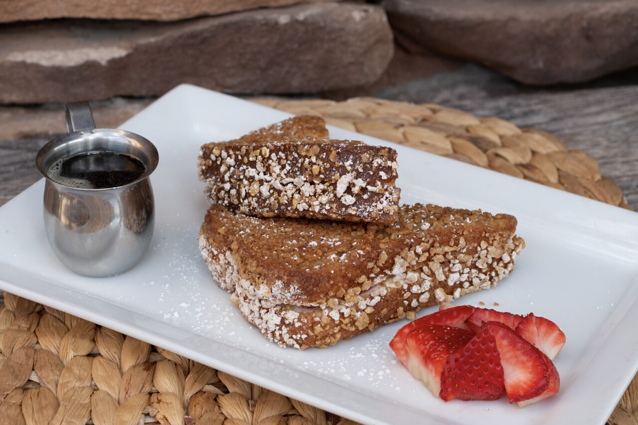 Elephant Bar Restaurant_Skinny Crunch French Toast_Photo Credit Gen3 Hospitality.jpg