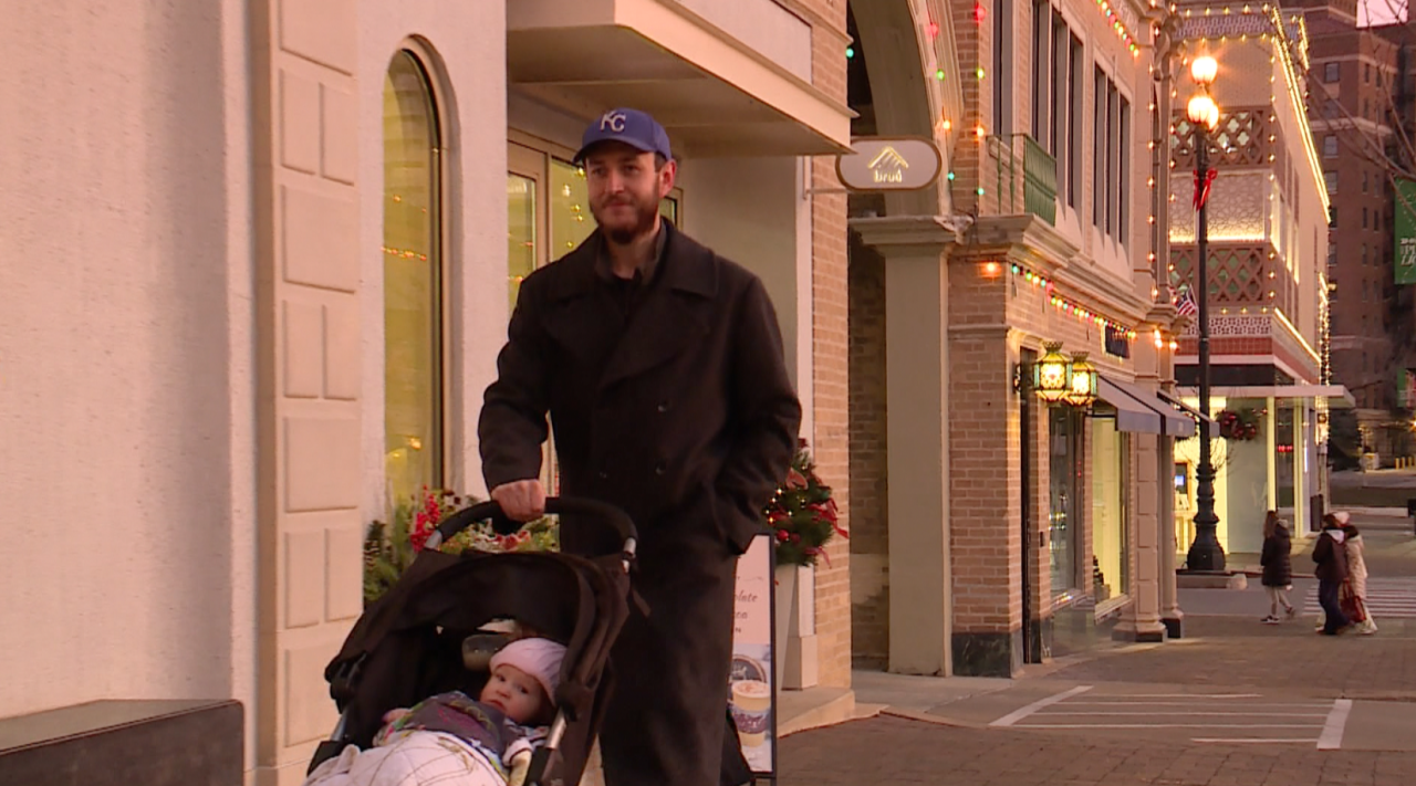 Austin Carrill, has a 10 month-old daughter.png