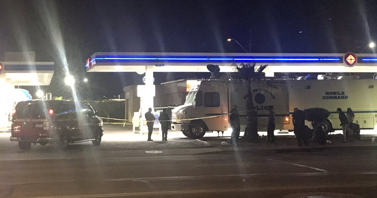 Woman holding baby in car shot, killed near 32nd Avenue and McDowell Road