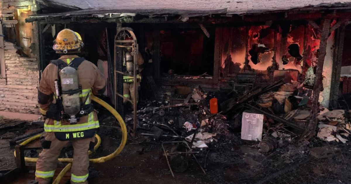 FD: 3 displaced after apartment fire in Phoenix