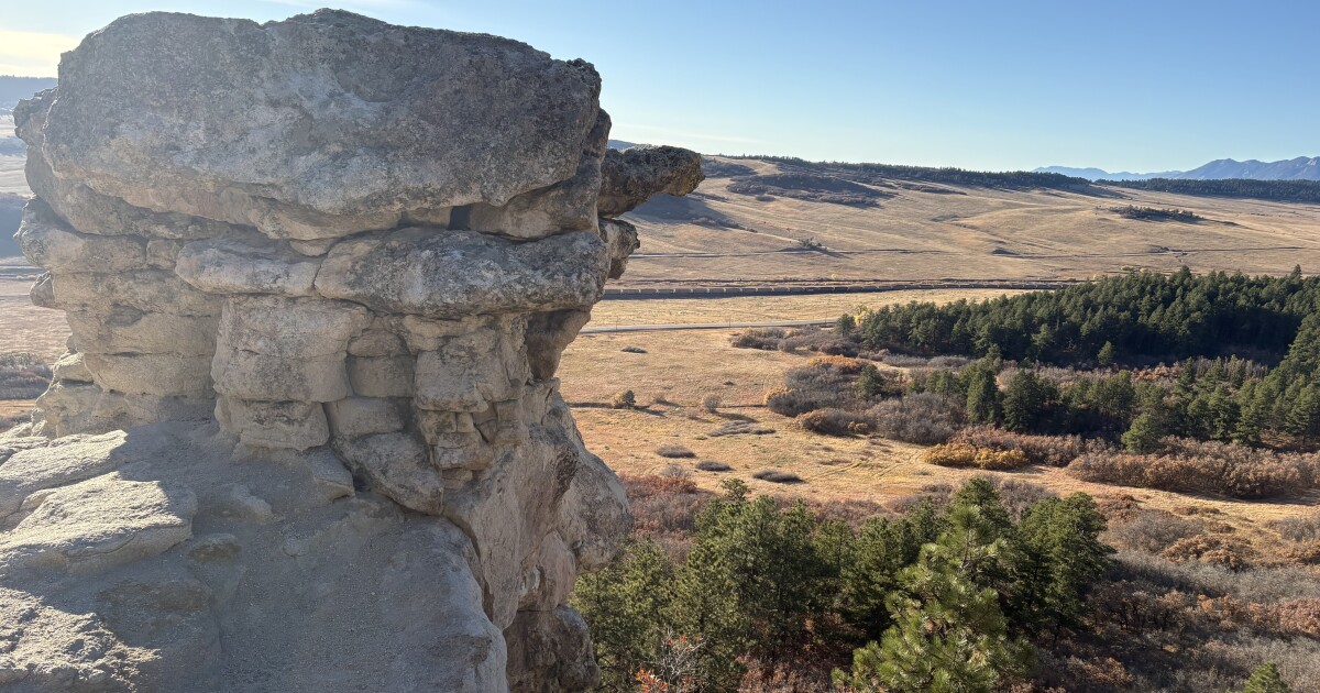 Hiking in Douglas County: Spruce Mountain Open Space