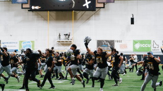 Wood's 2-point conversion lifts Idaho past No. 1 Montana State