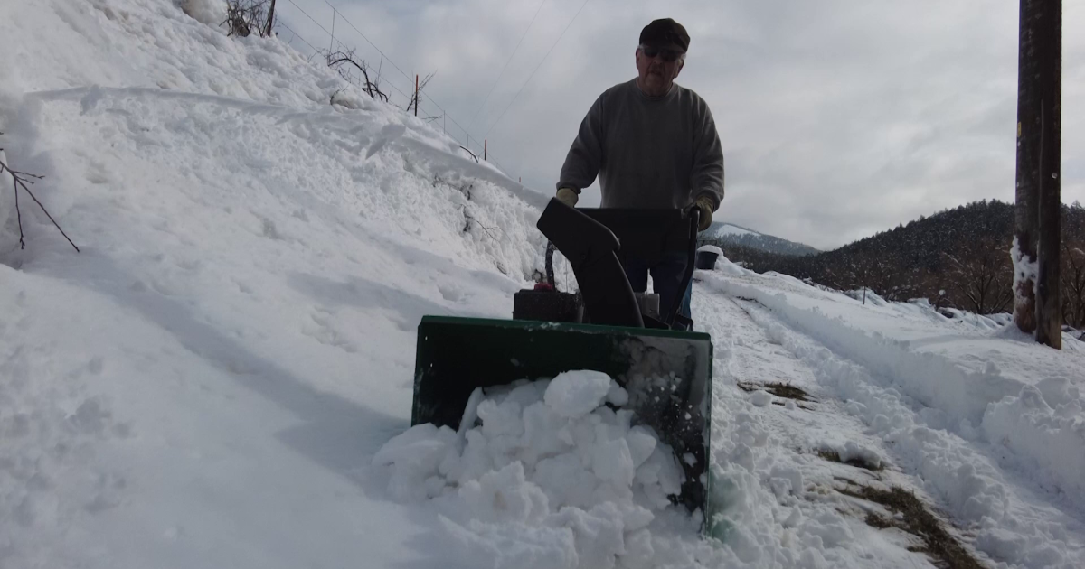 Montana residents digging out after spring snowstorm