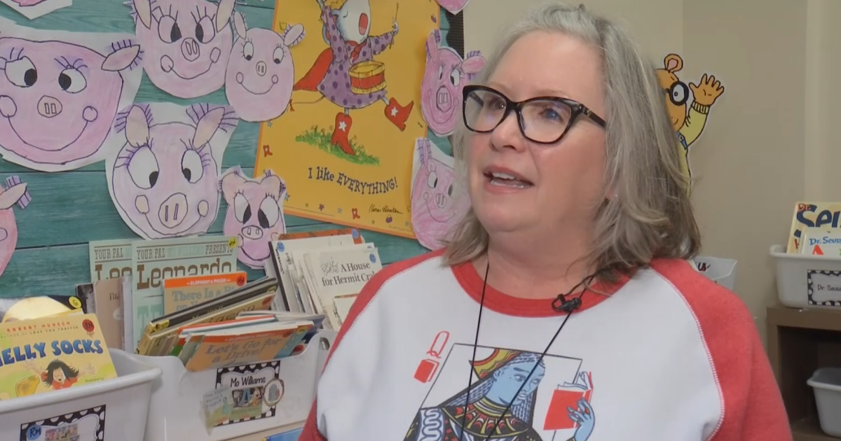 Arrowhead Elementary teacher receives "One Class at a Time" Award - Vimarsana News
