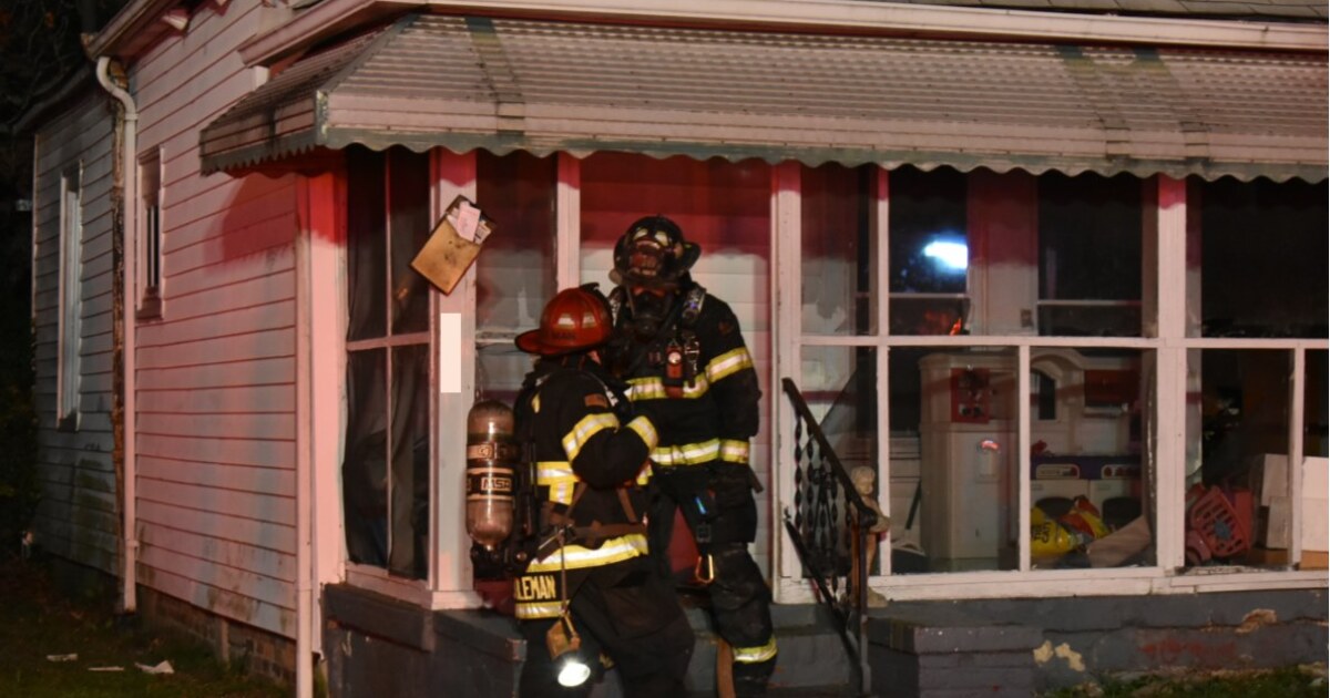 Crews respond to Hampton house fire