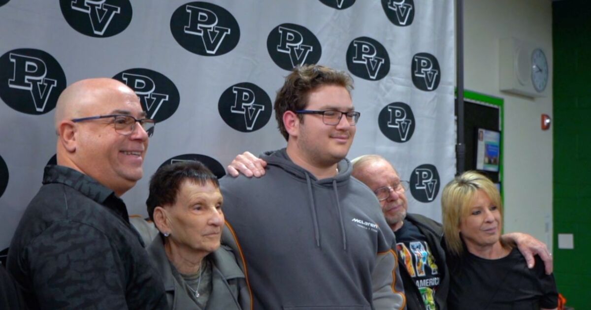 Meet January's Academic Athlete of the Month: Palo Verde High School junior Logan Hollander