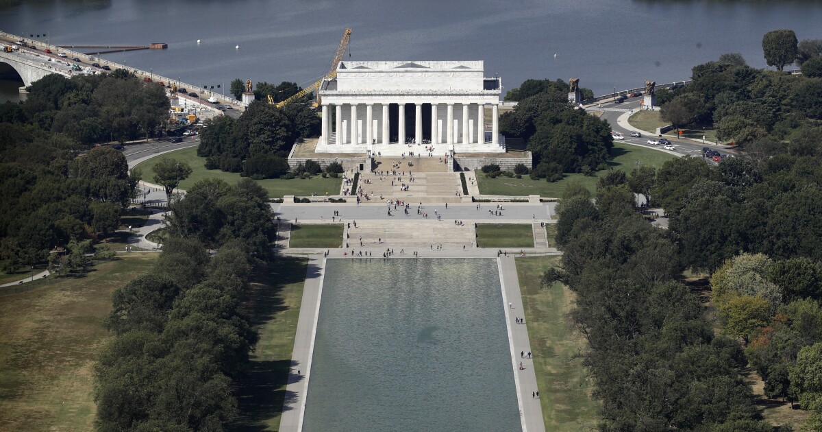 Local Ukrainians rally in Washington, D.C. on 2nd anniversary of Russian invasion