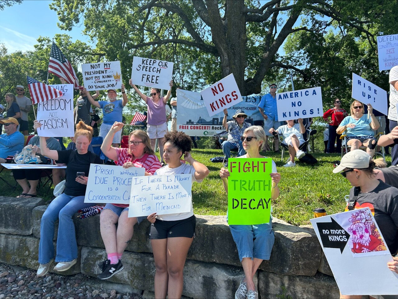 Lee's Summit No Kings protest