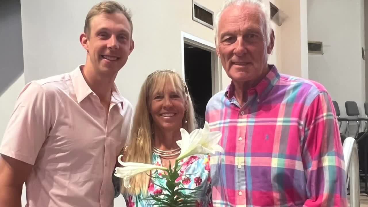 Canyon Barry with mother Lynn Barry and father Rick Barry
