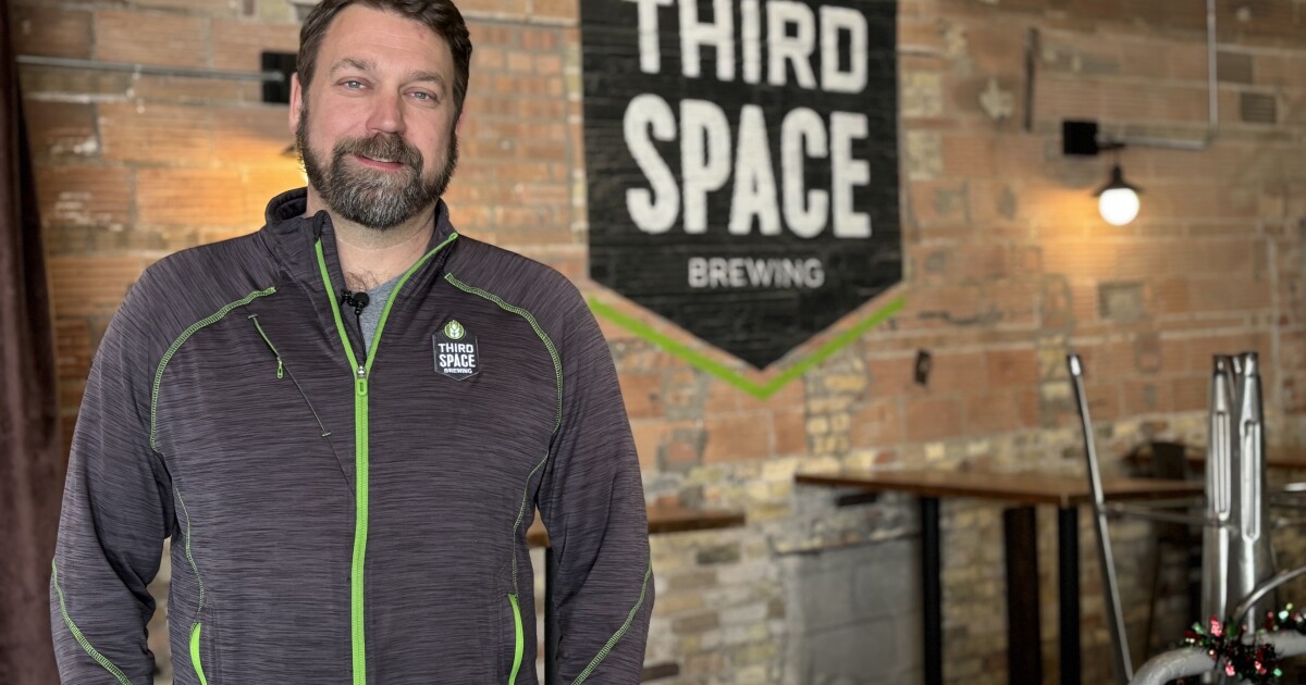 Milwaukee businesses offer bonus gift cards to boost holiday sales