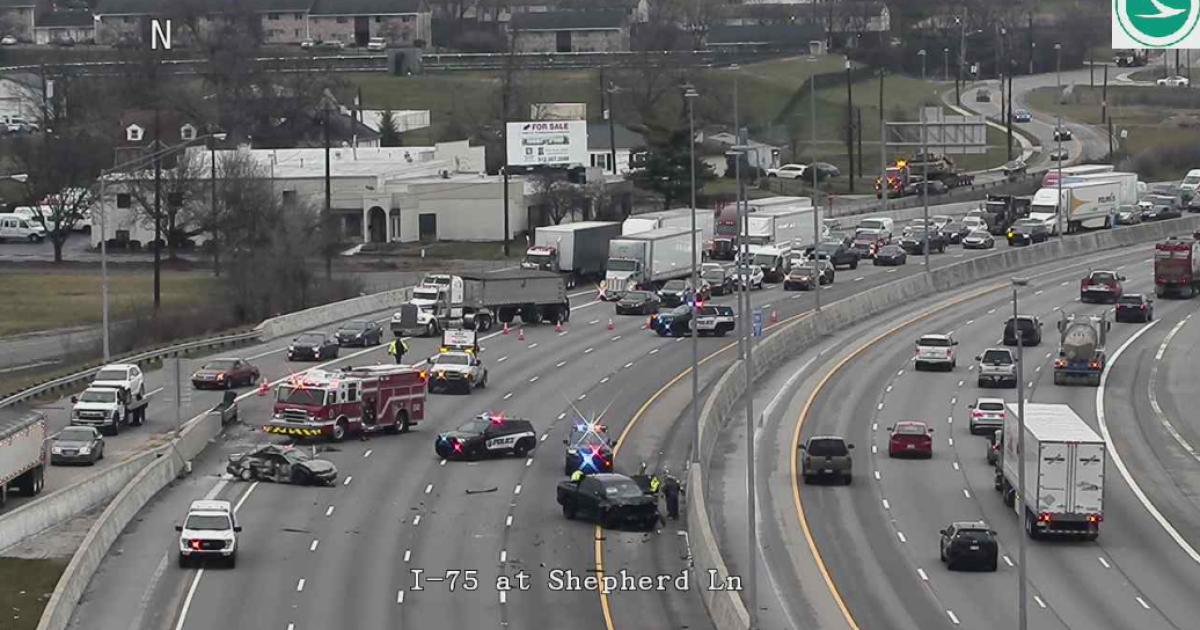 Coroner: 95-year-old man dies after I-75 crash near Evendale - Vimarsana News