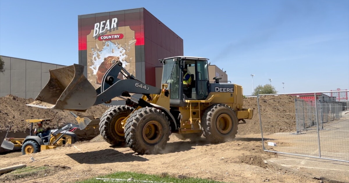 Arvin High School breaks ground on community school and parent center building