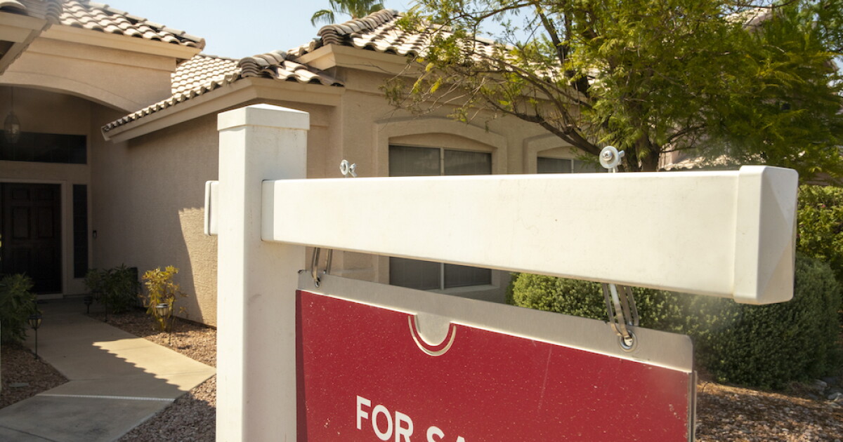 Amid high mortgage rates, fewer people in Phoenix are buying and selling homes - Vimarsana News