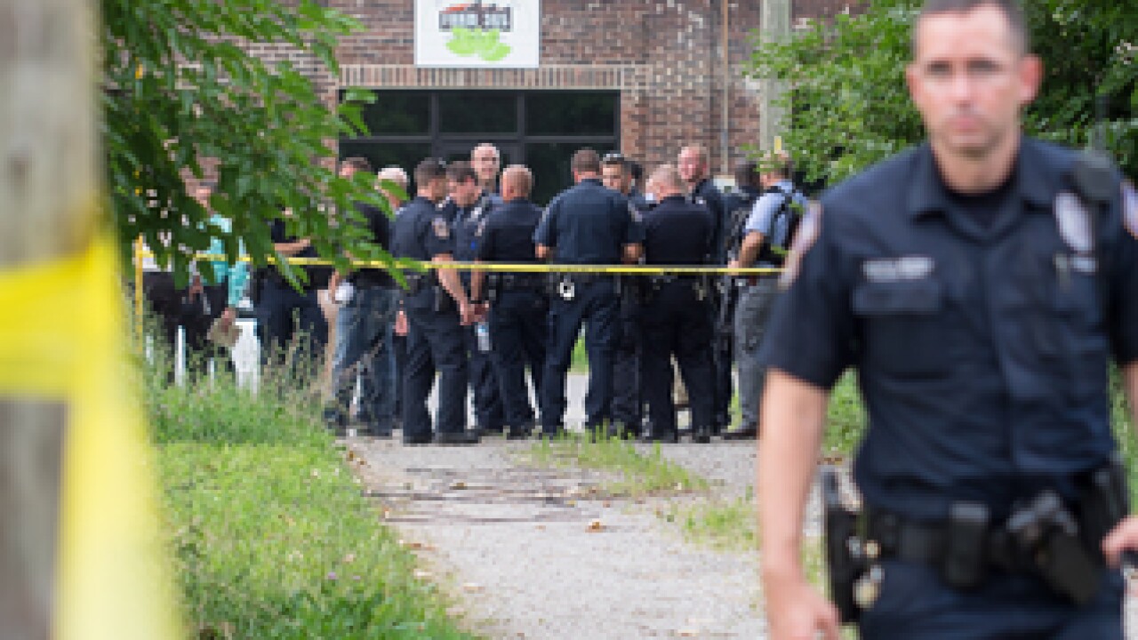 PHOTOS: Suspect fires shots at IMPD during chase