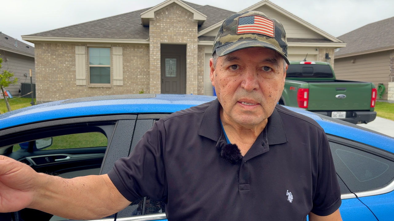 Frank Flores London resident.png