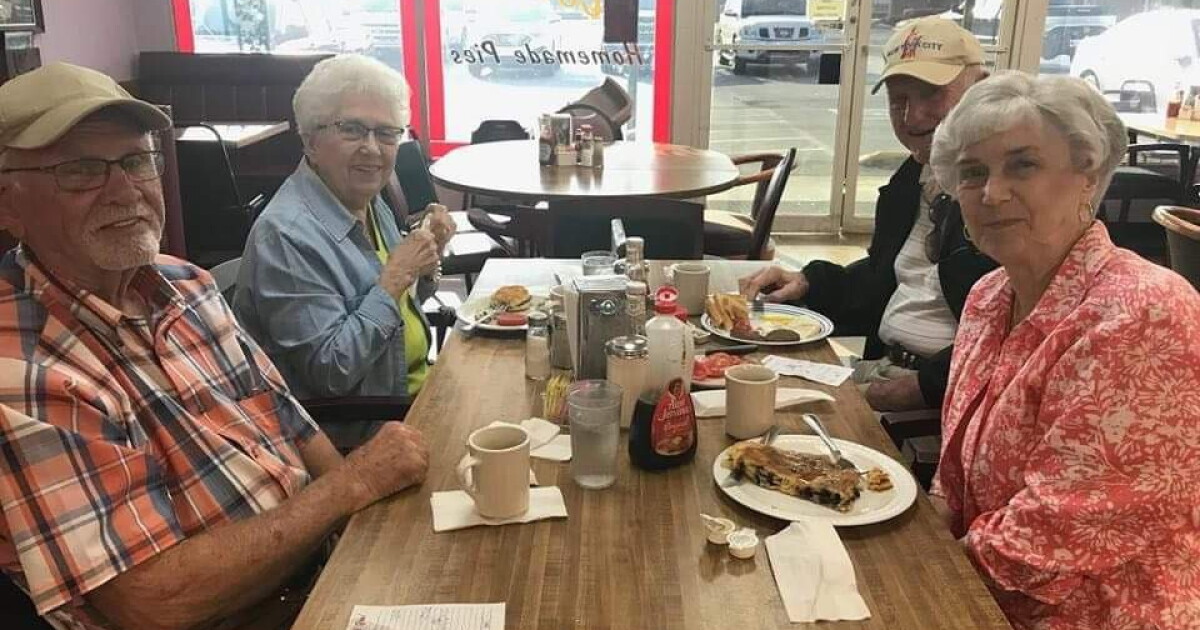Family-owned restaurant starting over after 27 years when lease wasn't renewed - Vimarsana News