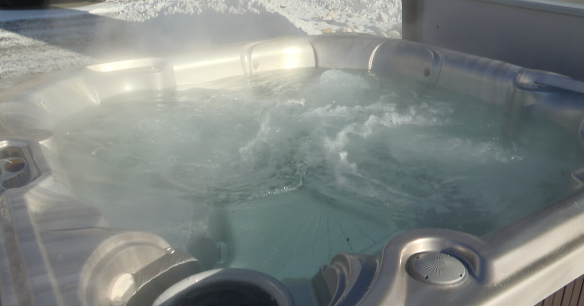 Soaking in the season: Billings hot tub owners taking a dip to escape the cold - Vimarsana News